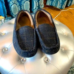 Men’s house shoes size 8